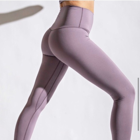 LAST PAIR: Luxury butter compression yoga pants - Picture 5 of 5